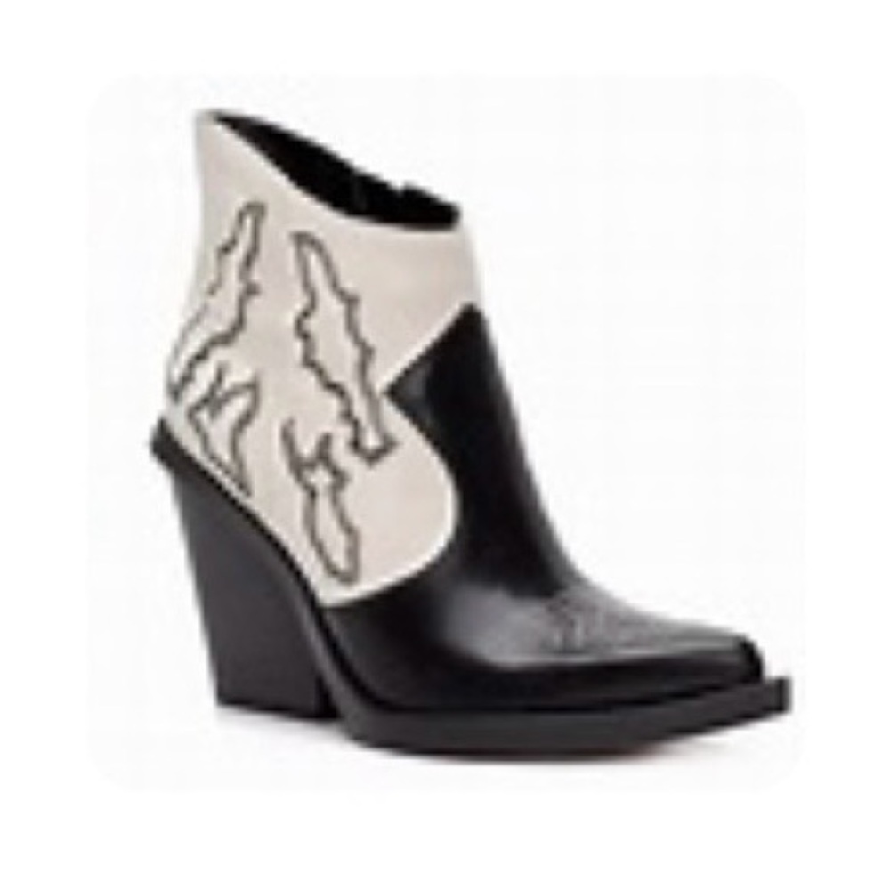 Jessica Simpson Lesia Western Bootie 11M
